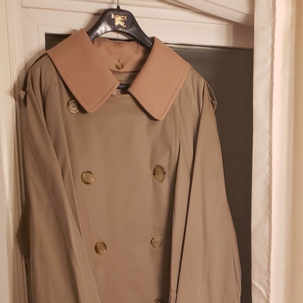 Burberry Heritage Trench Coat